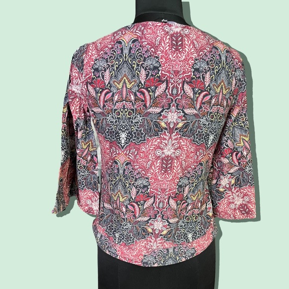 🎀Bell hands top FIG brand - Picture 2 of 3